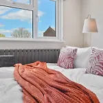 Harrow - Stadium Apartment