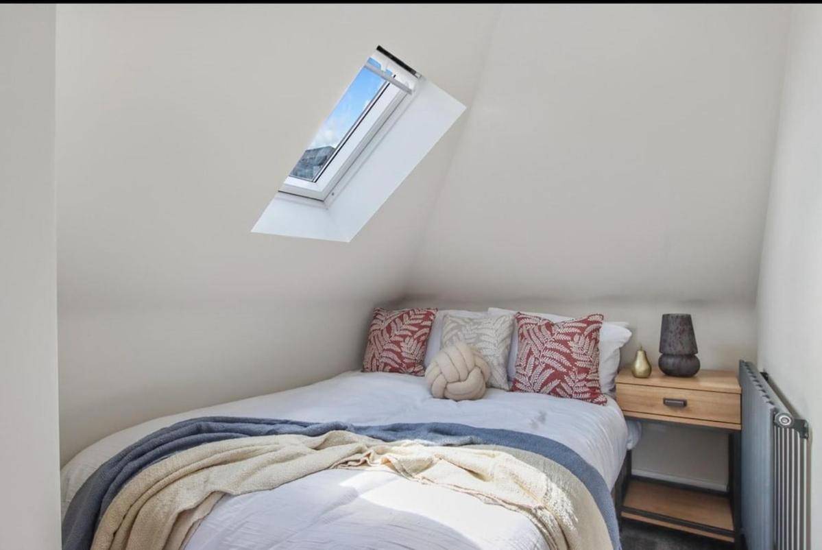 Harrow - Stadium Apartment *