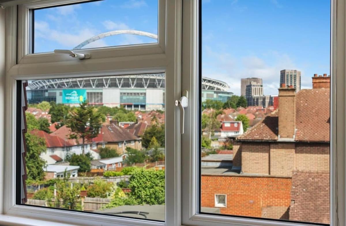 Harrow - Stadium Apartment *